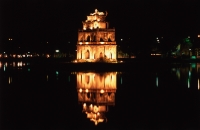 Vietnam, Hanoi, Temple in the center of Hon Kiem Lake - John McDermott