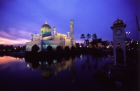 Brunei, Omar Ali Saifuddien mosque at sunset. - Steve Raymer