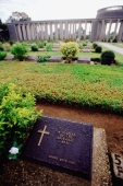 Myanmar (Burma), Yangon (Rangoon), The grave of an unknown soldier at Htaukkyant War Cemetery. - Steve Raymer
