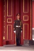 China, Beijing, soldier at door of Forbidden City - Alex Microstock02