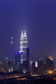 Malaysia, Kuala Lumpur, skyline at night - Alex Mares-Manton