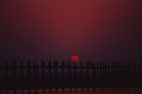 Myanmar (Burma), Mandalay, U Bein bridge at sunset - Martin Westlake