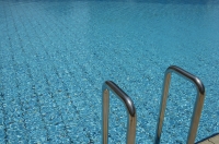 Swimming pool with ladder - Yukmin