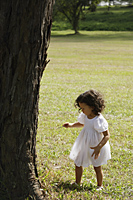 Little girl playing in park - Alex Mares-Manton