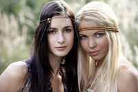 Two young hippie chicks - Alex Mares-Manton